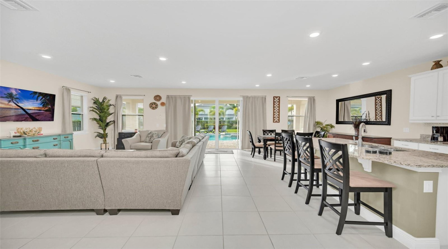 KISSIMMEE, Florida 34747, 4 Bedrooms Bedrooms, ,3 BathroomsBathrooms,Residential,For Sale,SOUTHFIELD,0,MFRO6324507