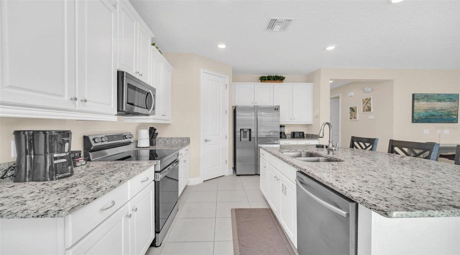 KISSIMMEE, Florida 34747, 4 Bedrooms Bedrooms, ,3 BathroomsBathrooms,Residential,For Sale,SOUTHFIELD,0,MFRO6324507