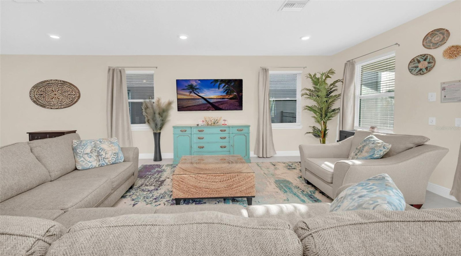 KISSIMMEE, Florida 34747, 4 Bedrooms Bedrooms, ,3 BathroomsBathrooms,Residential,For Sale,SOUTHFIELD,0,MFRO6324507