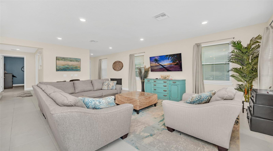 KISSIMMEE, Florida 34747, 4 Bedrooms Bedrooms, ,3 BathroomsBathrooms,Residential,For Sale,SOUTHFIELD,0,MFRO6324507