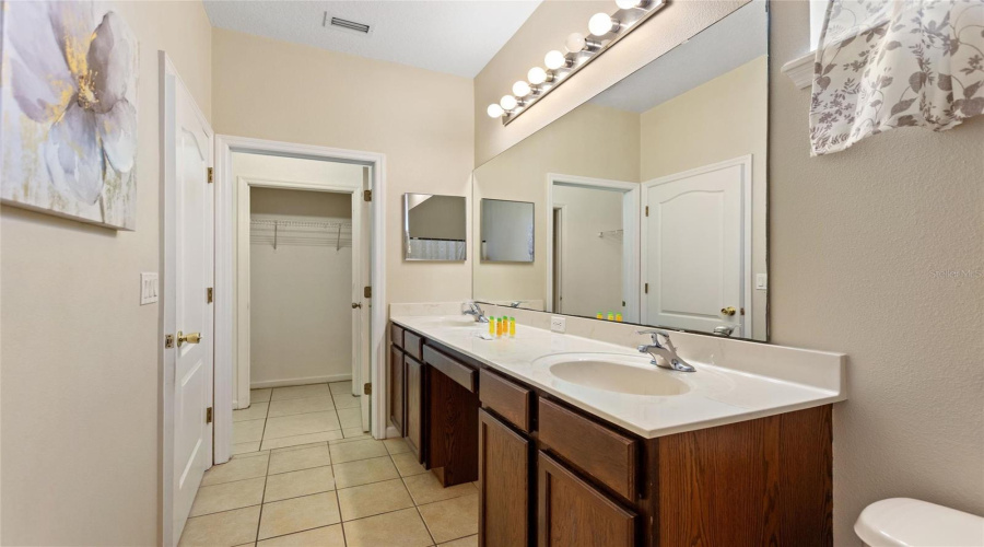 DAVENPORT, Florida 33837, 4 Bedrooms Bedrooms, ,3 BathroomsBathrooms,Residential,For Sale,CAPTAIN HOOK,0,MFRL4958942