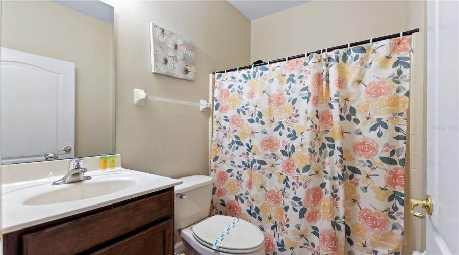 DAVENPORT, Florida 33837, 4 Bedrooms Bedrooms, ,3 BathroomsBathrooms,Residential,For Sale,CAPTAIN HOOK,0,MFRL4958942