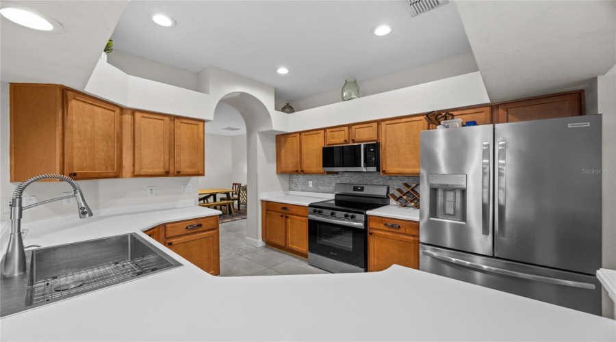 DAVENPORT, Florida 33896, 5 Bedrooms Bedrooms, ,3 BathroomsBathrooms,Residential,For Sale,HENLEY,0,MFRO6376894