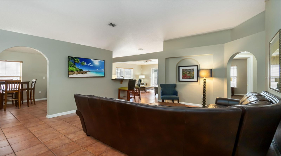 DAVENPORT, Florida 33897, 4 Bedrooms Bedrooms, ,2 BathroomsBathrooms,Residential,For Sale,JOCELYN,0,MFRS5142156