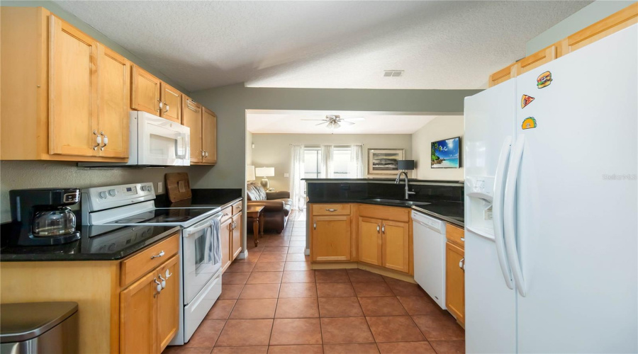 DAVENPORT, Florida 33897, 4 Bedrooms Bedrooms, ,2 BathroomsBathrooms,Residential,For Sale,JOCELYN,0,MFRS5142156