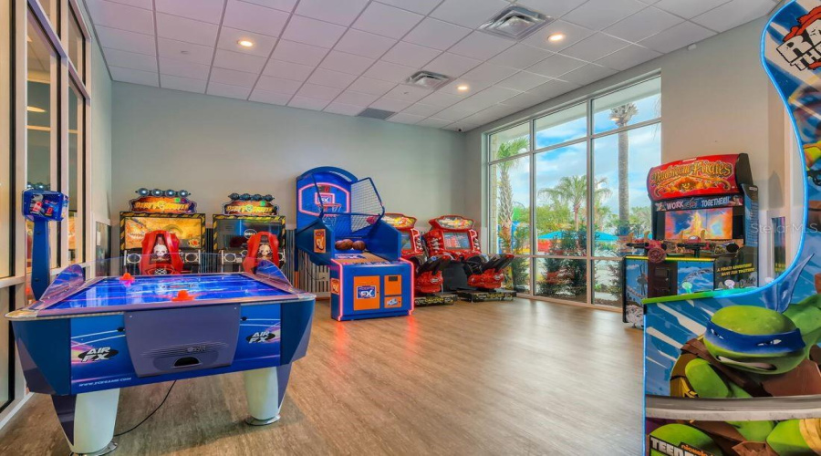 DAVENPORT, Florida 33897, 8 Bedrooms Bedrooms, ,6 BathroomsBathrooms,Residential,For Sale,LELANI,0,MFRO6377009