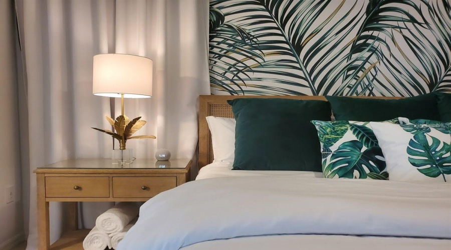 DAVENPORT, Florida 33897, 8 Bedrooms Bedrooms, ,6 BathroomsBathrooms,Residential,For Sale,LELANI,0,MFRO6377009