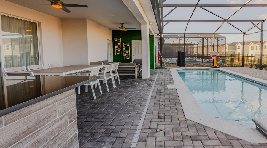 DAVENPORT, Florida 33897, 10 Bedrooms Bedrooms, ,8 BathroomsBathrooms,Residential,For Sale,LELANI,0,MFRO6376930