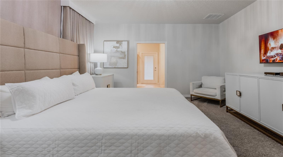 DAVENPORT, Florida 33897, 10 Bedrooms Bedrooms, ,8 BathroomsBathrooms,Residential,For Sale,LELANI,0,MFRO6376930