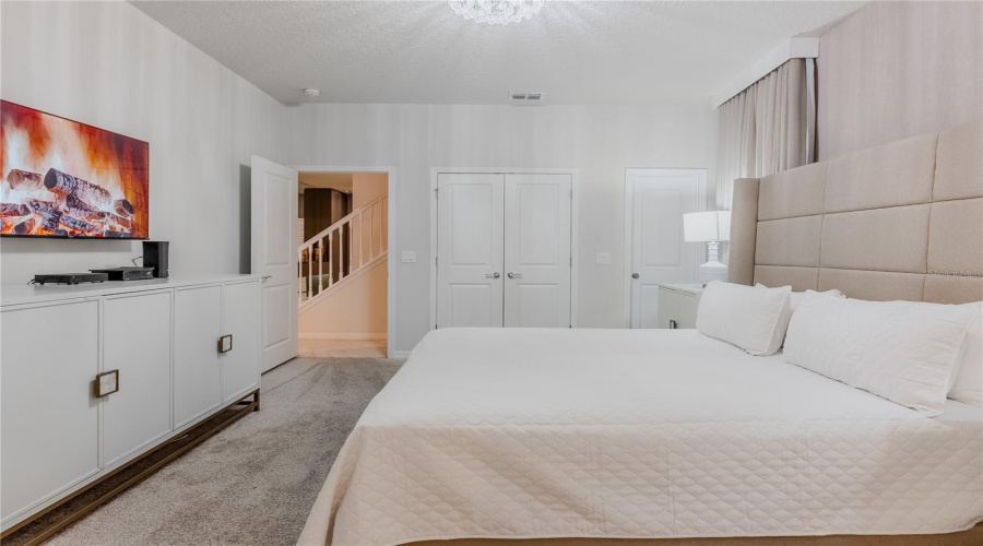 DAVENPORT, Florida 33897, 10 Bedrooms Bedrooms, ,8 BathroomsBathrooms,Residential,For Sale,LELANI,0,MFRO6376930