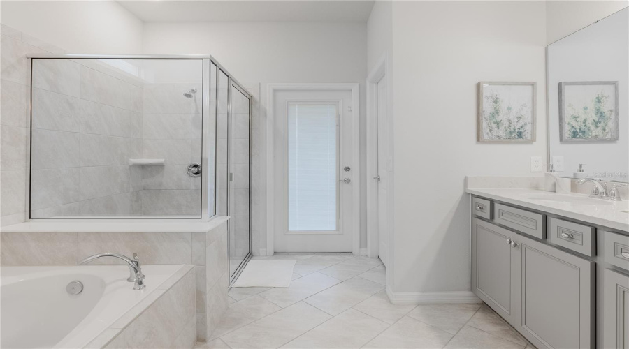 DAVENPORT, Florida 33897, 10 Bedrooms Bedrooms, ,8 BathroomsBathrooms,Residential,For Sale,LELANI,0,MFRO6376930