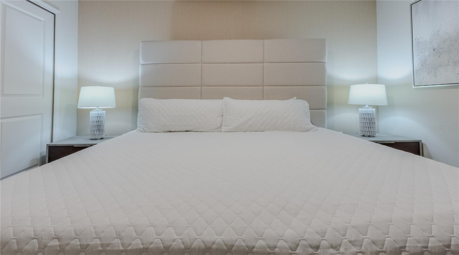 DAVENPORT, Florida 33897, 10 Bedrooms Bedrooms, ,8 BathroomsBathrooms,Residential,For Sale,LELANI,0,MFRO6376930