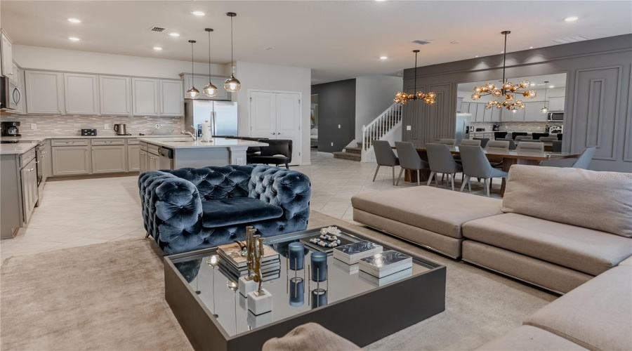 DAVENPORT, Florida 33897, 10 Bedrooms Bedrooms, ,8 BathroomsBathrooms,Residential,For Sale,LELANI,0,MFRO6376930