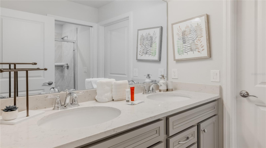 DAVENPORT, Florida 33897, 10 Bedrooms Bedrooms, ,8 BathroomsBathrooms,Residential,For Sale,LELANI,0,MFRO6376930