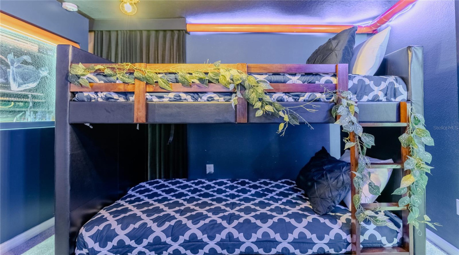 DAVENPORT, Florida 33897, 10 Bedrooms Bedrooms, ,8 BathroomsBathrooms,Residential,For Sale,LELANI,0,MFRO6376930