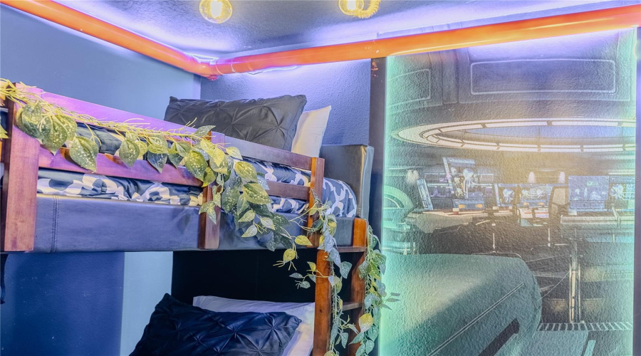 DAVENPORT, Florida 33897, 10 Bedrooms Bedrooms, ,8 BathroomsBathrooms,Residential,For Sale,LELANI,0,MFRO6376930