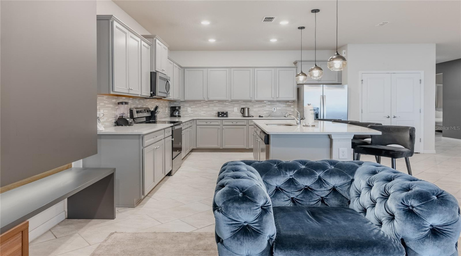 DAVENPORT, Florida 33897, 10 Bedrooms Bedrooms, ,8 BathroomsBathrooms,Residential,For Sale,LELANI,0,MFRO6376930