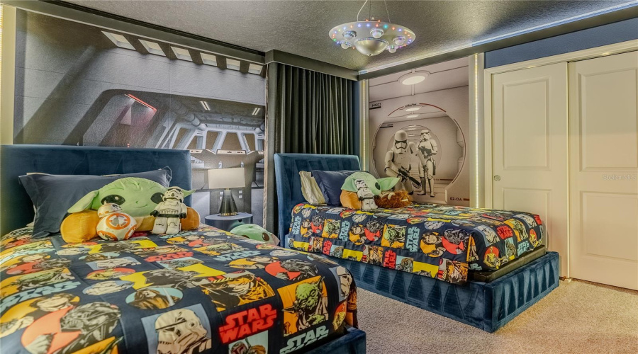 DAVENPORT, Florida 33897, 10 Bedrooms Bedrooms, ,8 BathroomsBathrooms,Residential,For Sale,LELANI,0,MFRO6376930