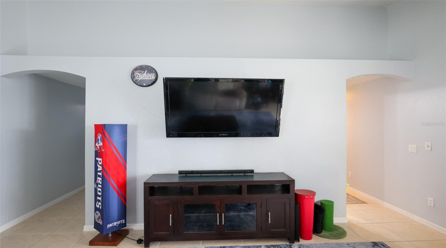 DAVENPORT, Florida 33897, 4 Bedrooms Bedrooms, ,2 BathroomsBathrooms,Residential,For Sale,TROON,0,MFRO6377254