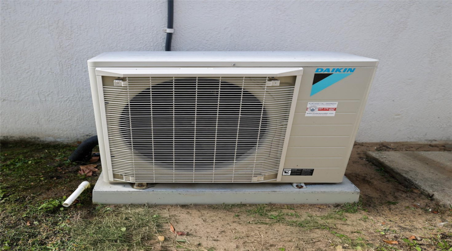 DAVENPORT, Florida 33897, 4 Bedrooms Bedrooms, ,2 BathroomsBathrooms,Residential,For Sale,TROON,0,MFRO6377254