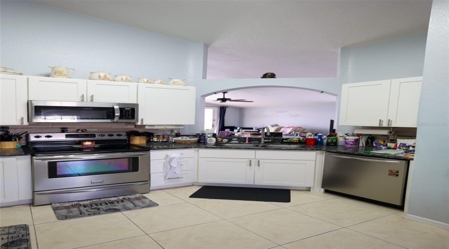 DAVENPORT, Florida 33897, 4 Bedrooms Bedrooms, ,2 BathroomsBathrooms,Residential,For Sale,TROON,0,MFRO6377254