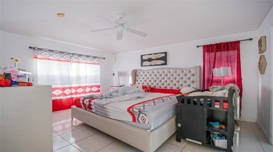 KISSIMMEE, Florida 34746, 4 Bedrooms Bedrooms, ,3 BathroomsBathrooms,Residential,For Sale,SEASONS,0,MFRO6377522