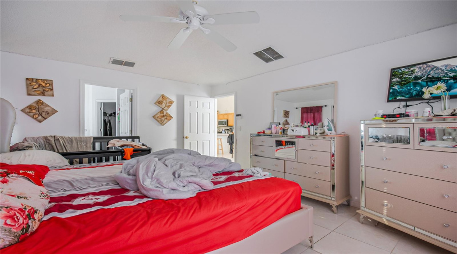 KISSIMMEE, Florida 34746, 4 Bedrooms Bedrooms, ,3 BathroomsBathrooms,Residential,For Sale,SEASONS,0,MFRO6377522