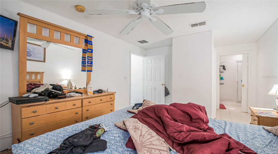 KISSIMMEE, Florida 34746, 4 Bedrooms Bedrooms, ,3 BathroomsBathrooms,Residential,For Sale,SEASONS,0,MFRO6377522