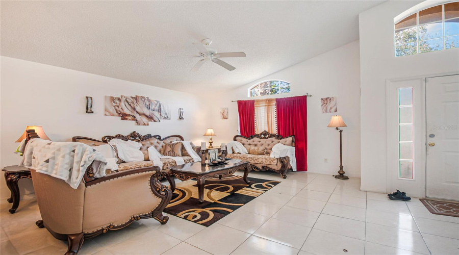 KISSIMMEE, Florida 34746, 4 Bedrooms Bedrooms, ,3 BathroomsBathrooms,Residential,For Sale,SEASONS,0,MFRO6377522