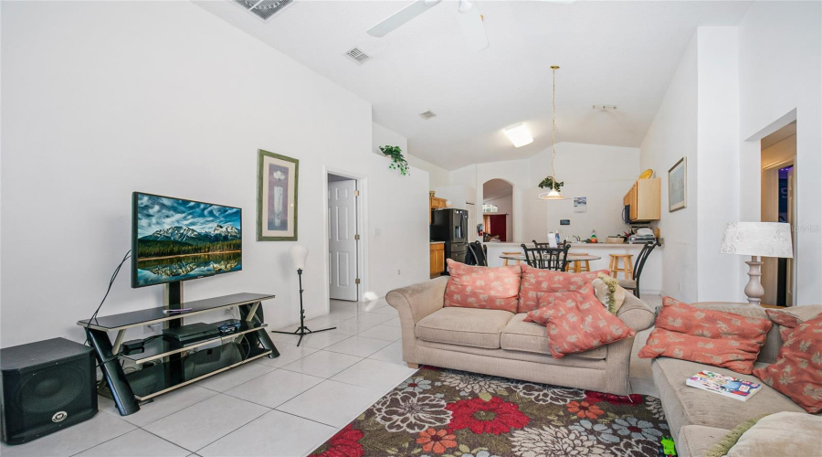 KISSIMMEE, Florida 34746, 4 Bedrooms Bedrooms, ,3 BathroomsBathrooms,Residential,For Sale,SEASONS,0,MFRO6377522