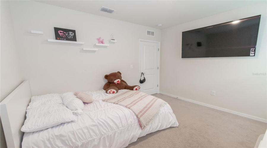 KISSIMMEE, Florida 34746, 4 Bedrooms Bedrooms, ,2 BathroomsBathrooms,Residential,For Sale,ROYAL POINT,0,MFRS5141885