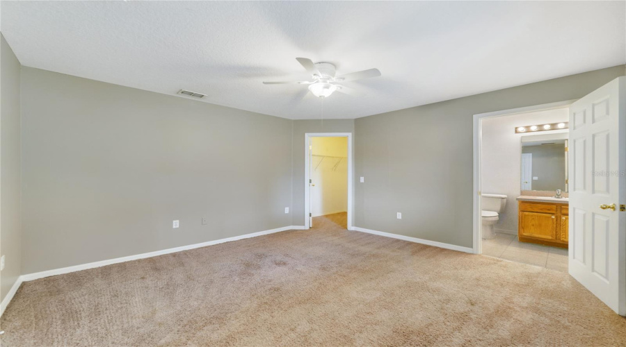 DAVENPORT, Florida 33896, 3 Bedrooms Bedrooms, ,2 BathroomsBathrooms,Residential,For Sale,PARADISE WOODS,0,MFRO6377687