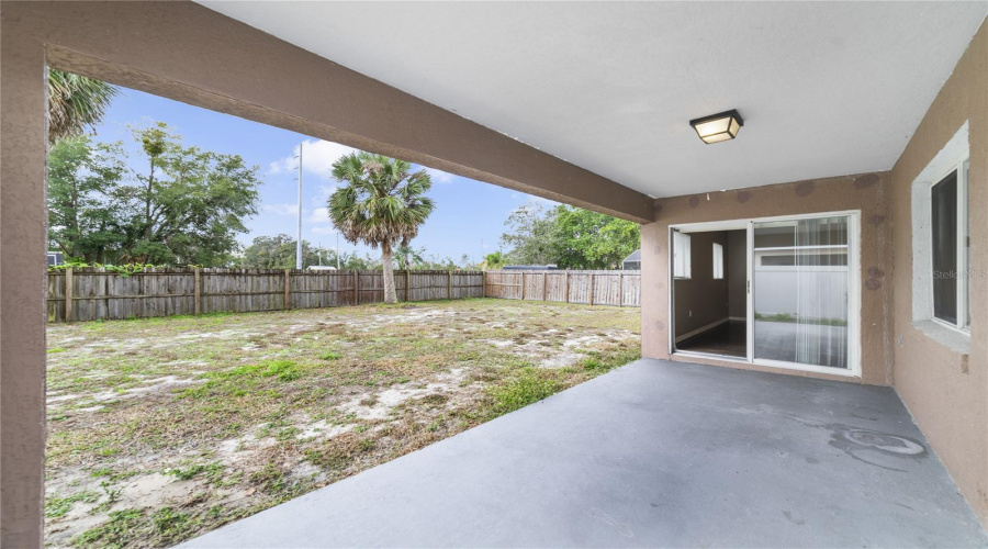 DAVENPORT, Florida 33896, 3 Bedrooms Bedrooms, ,2 BathroomsBathrooms,Residential,For Sale,PARADISE WOODS,0,MFRO6377687