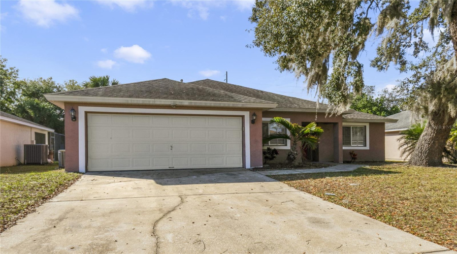 DAVENPORT, Florida 33896, 3 Bedrooms Bedrooms, ,2 BathroomsBathrooms,Residential,For Sale,PARADISE WOODS,0,MFRO6377687