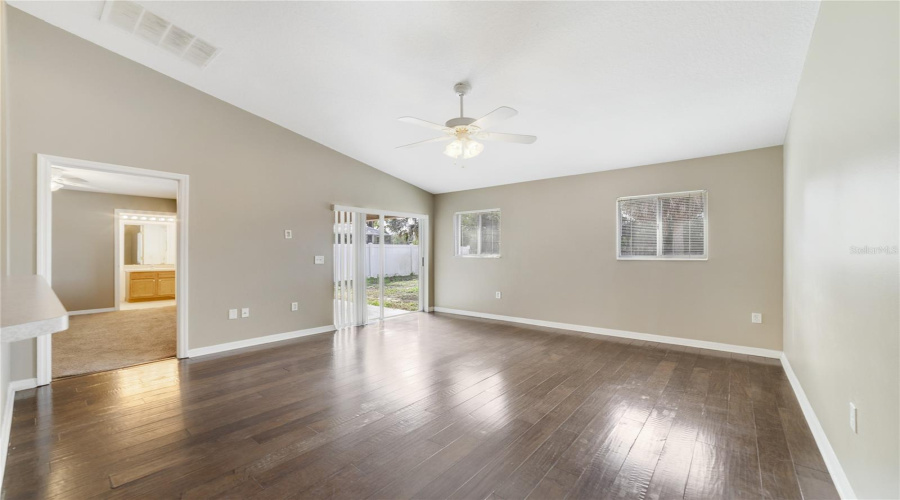 DAVENPORT, Florida 33896, 3 Bedrooms Bedrooms, ,2 BathroomsBathrooms,Residential,For Sale,PARADISE WOODS,0,MFRO6377687
