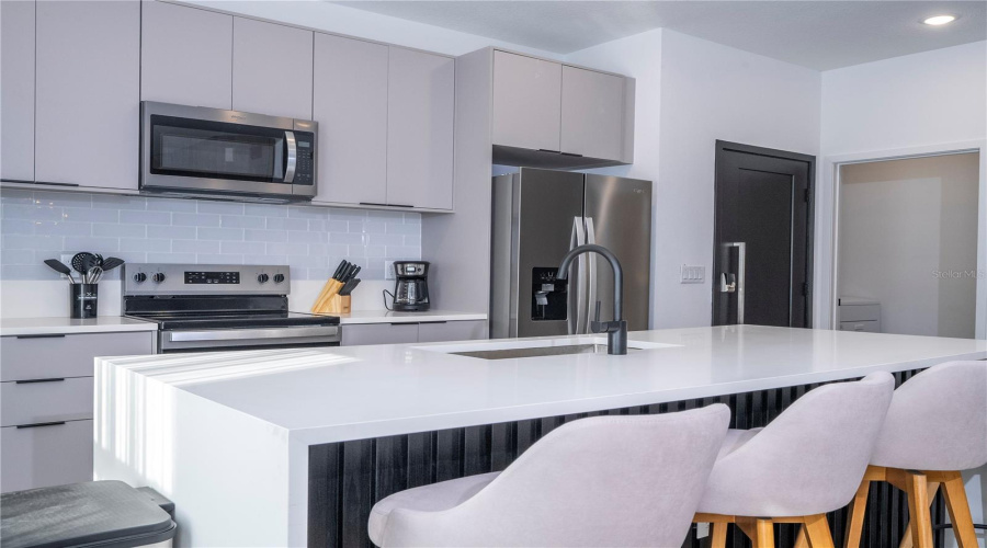 KISSIMMEE, Florida 34747, 5 Bedrooms Bedrooms, ,4 BathroomsBathrooms,Residential,For Sale,SANTORINI,0,MFRO6377690