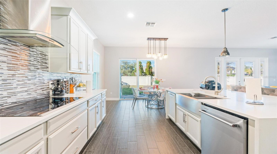 ORLANDO, Florida 32836, 5 Bedrooms Bedrooms, ,4 BathroomsBathrooms,Residential,For Sale,LUDINGTON,0,MFRO6377060