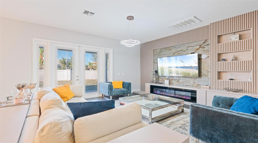 ORLANDO, Florida 32836, 5 Bedrooms Bedrooms, ,4 BathroomsBathrooms,Residential,For Sale,LUDINGTON,0,MFRO6377060