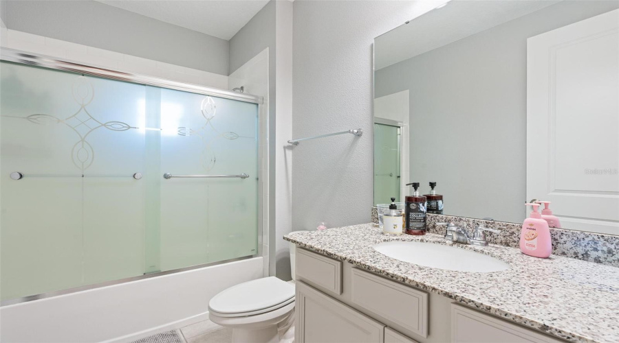 ORLANDO, Florida 32836, 5 Bedrooms Bedrooms, ,4 BathroomsBathrooms,Residential,For Sale,LUDINGTON,0,MFRO6377060