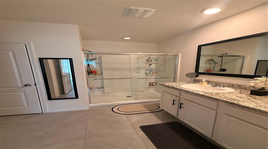 DAVENPORT, Florida 33897, 4 Bedrooms Bedrooms, ,2 BathroomsBathrooms,Residential,For Sale,IGUANA,0,MFRS5142490