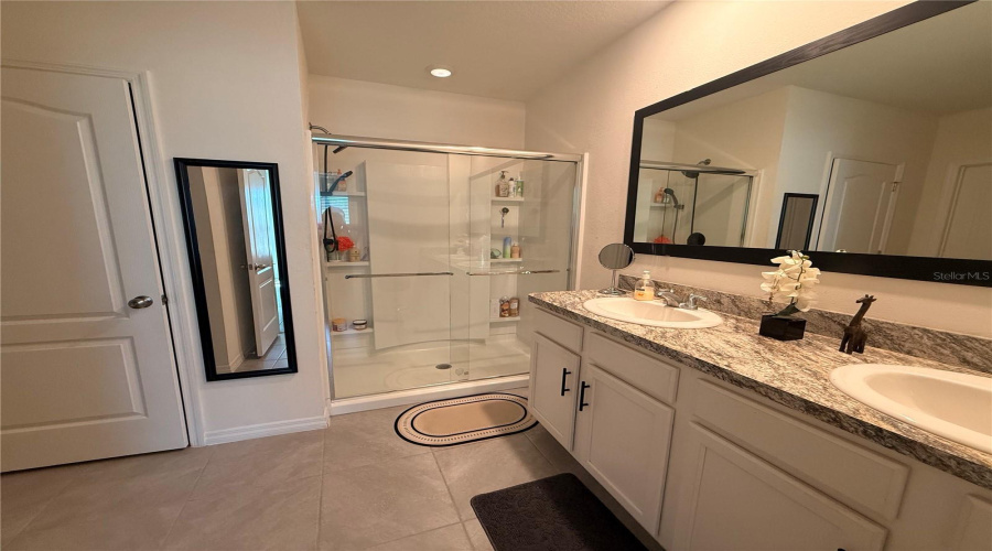 DAVENPORT, Florida 33897, 4 Bedrooms Bedrooms, ,2 BathroomsBathrooms,Residential,For Sale,IGUANA,0,MFRS5142490