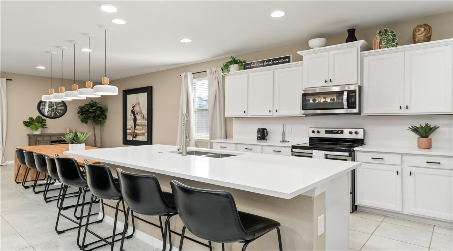 KISSIMMEE, Florida 34747, 8 Bedrooms Bedrooms, ,6 BathroomsBathrooms,Residential,For Sale,LIMA,0,MFRS5142261