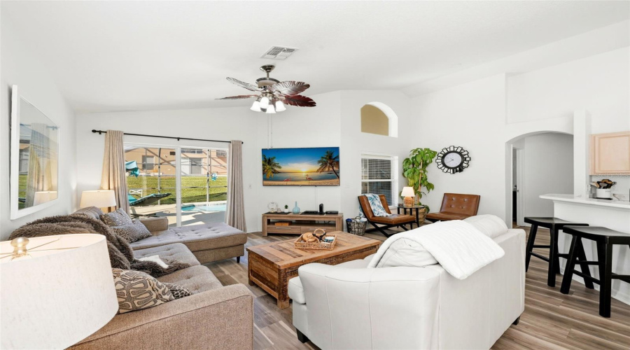 DAVENPORT, Florida 33897, 4 Bedrooms Bedrooms, ,3 BathroomsBathrooms,Residential,For Sale,HYPOLITA,0,MFRS5142376