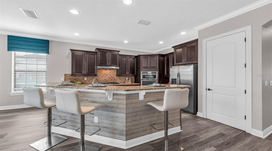 REUNION, Florida 34747, 5 Bedrooms Bedrooms, ,6 BathroomsBathrooms,Residential,For Sale,CASTLE PINES COURT,0,MFRO6377851