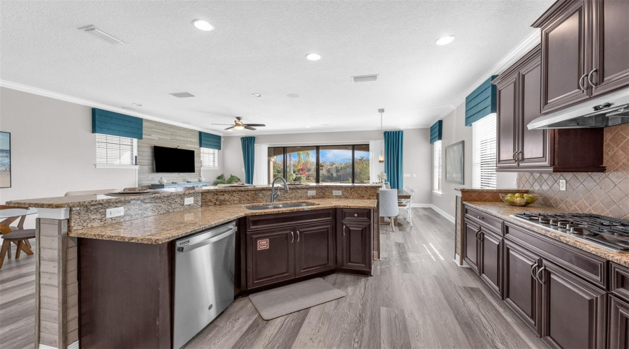 REUNION, Florida 34747, 5 Bedrooms Bedrooms, ,6 BathroomsBathrooms,Residential,For Sale,CASTLE PINES COURT,0,MFRO6377851