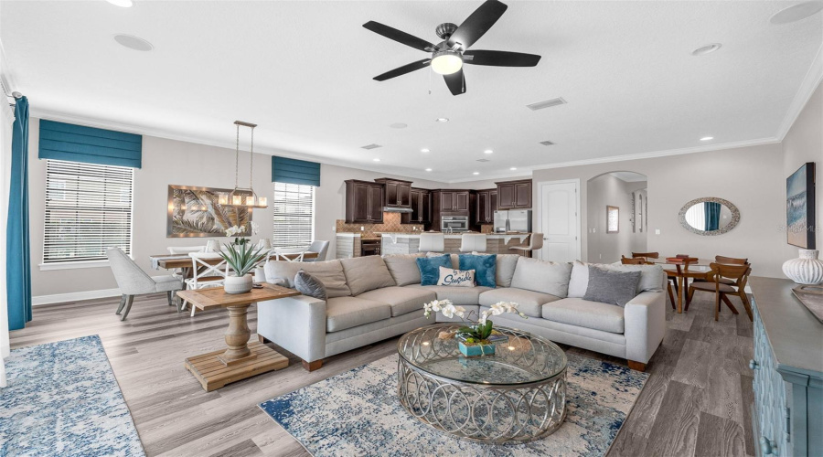 REUNION, Florida 34747, 5 Bedrooms Bedrooms, ,6 BathroomsBathrooms,Residential,For Sale,CASTLE PINES COURT,0,MFRO6377851