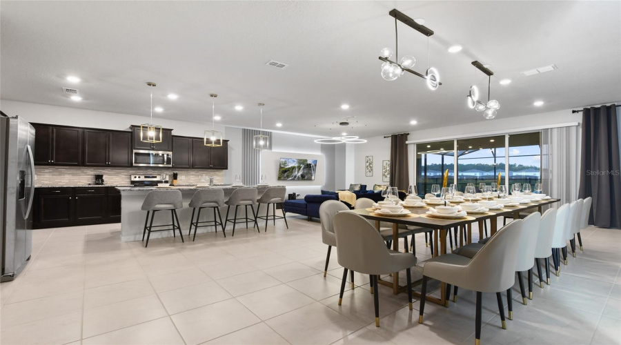 DAVENPORT, Florida 33897, 10 Bedrooms Bedrooms, ,8 BathroomsBathrooms,Residential,For Sale,LANA,0,MFRO6377958