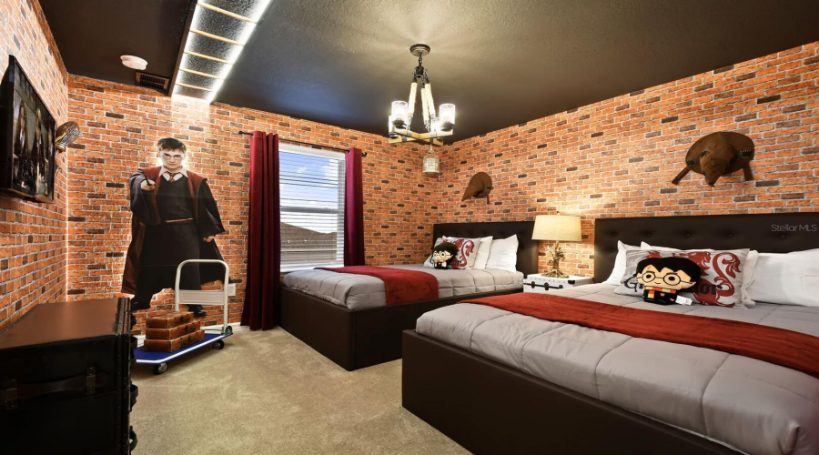 DAVENPORT, Florida 33897, 7 Bedrooms Bedrooms, ,5 BathroomsBathrooms,Residential,For Sale,LILAC,0,MFRTB8469813