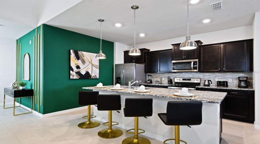 DAVENPORT, Florida 33897, 7 Bedrooms Bedrooms, ,5 BathroomsBathrooms,Residential,For Sale,LILAC,0,MFRTB8469813