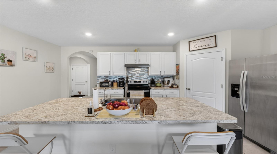 DAVENPORT, Florida 33897, 4 Bedrooms Bedrooms, ,2 BathroomsBathrooms,Residential,For Sale,FOX SQUIRREL,0,MFRO6377896